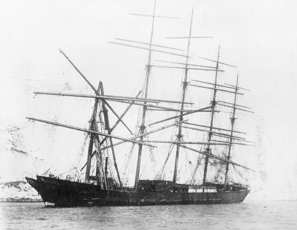 The Preussen wrecked off Dover, five masts against the cliffs